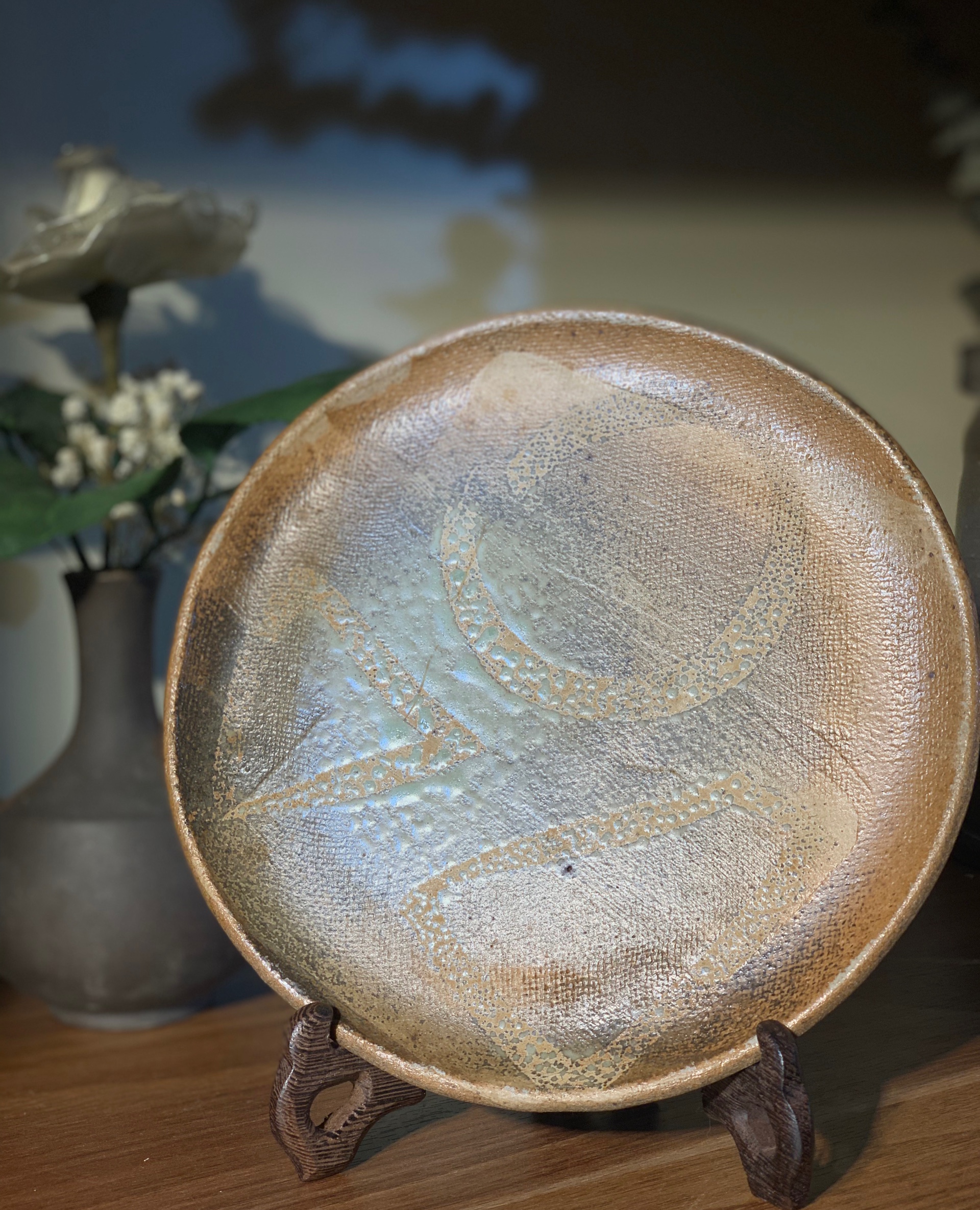 Đĩa mộc vẽ hình độc đáo