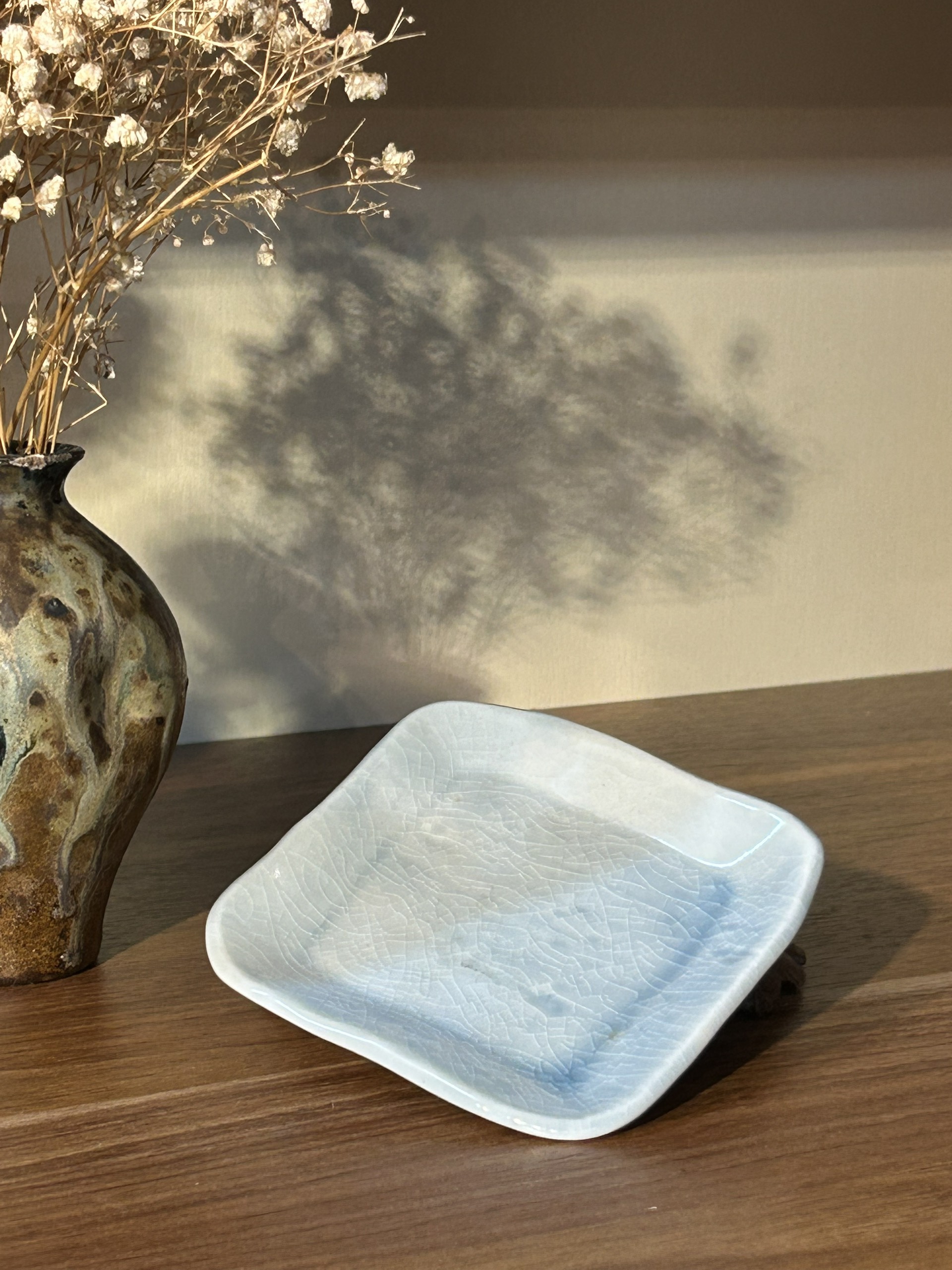 Đĩa mộc xanh men rạn