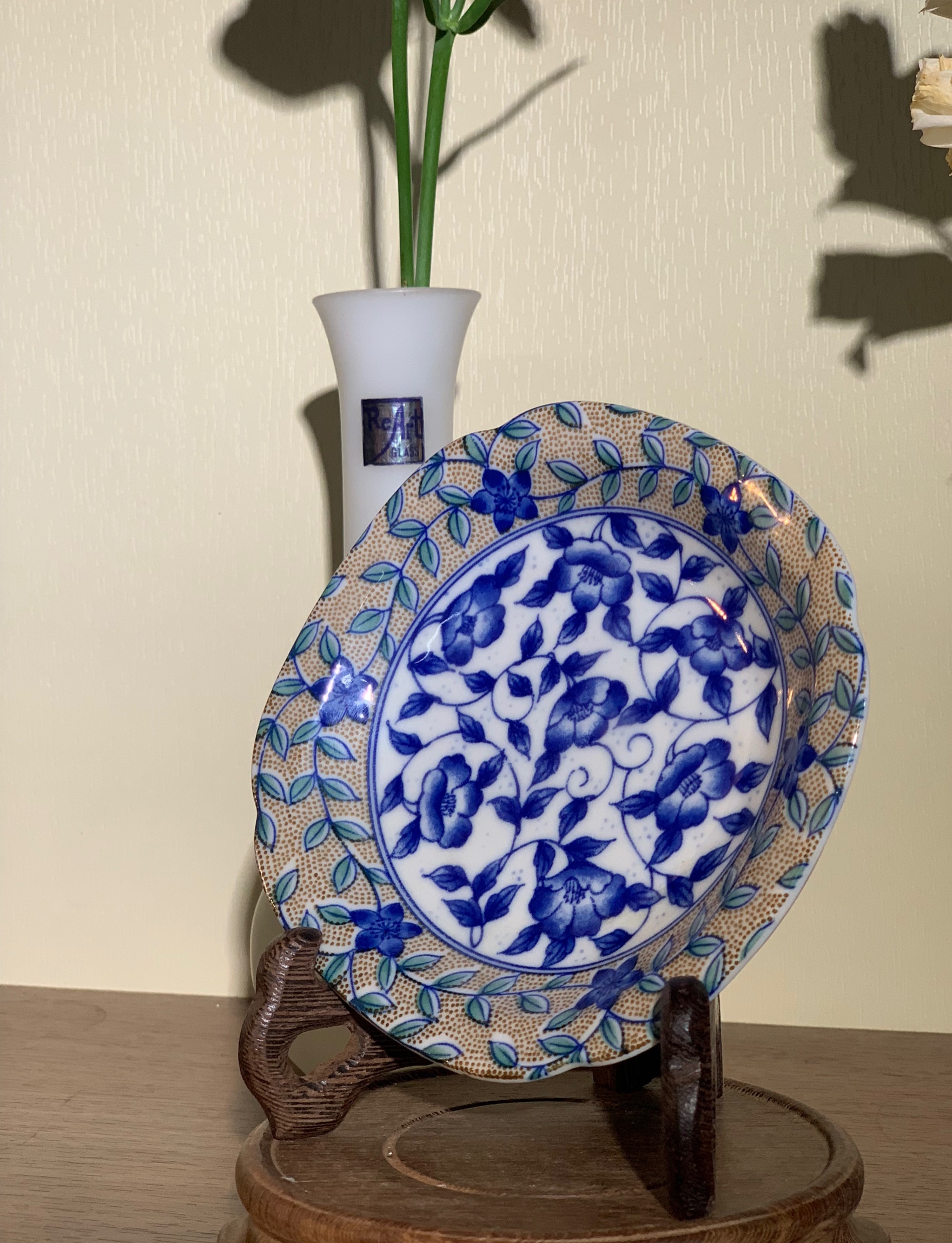 Đĩa nhỏ hoa dây men lam chấm vàng