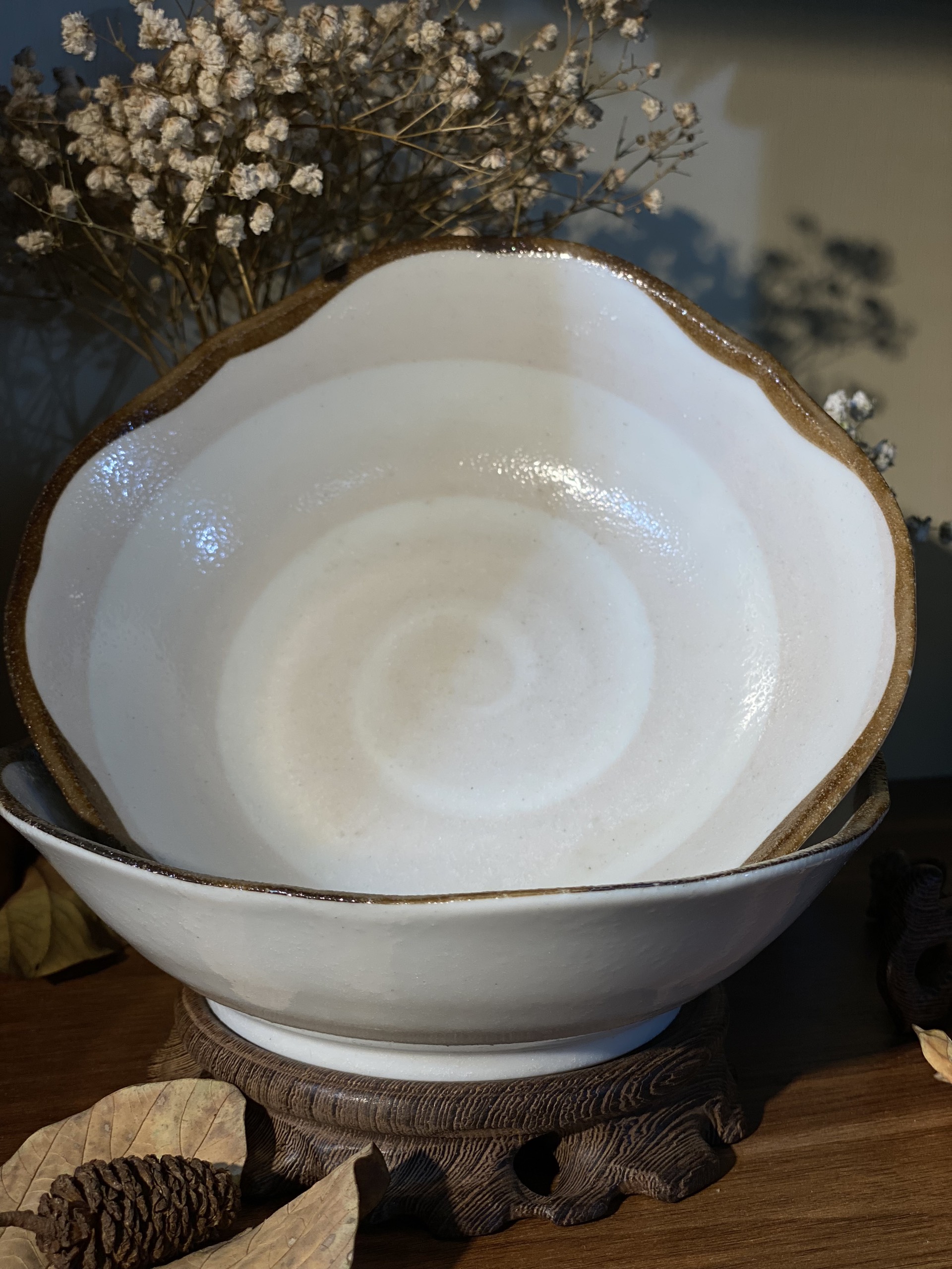 Đĩa sâu lòng vuông viền nâu xoáy hồng sữa