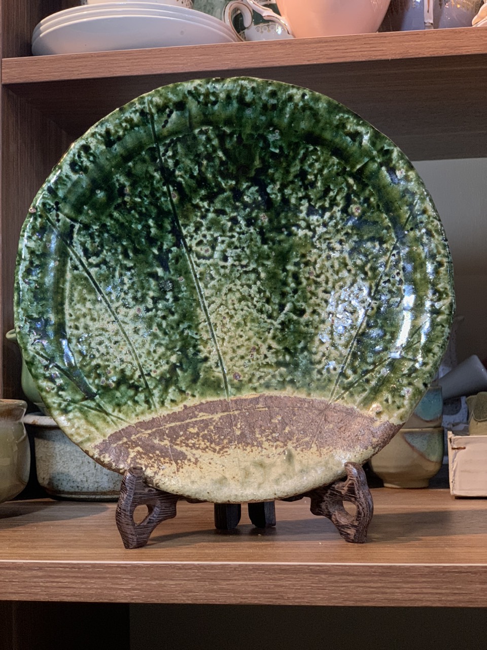 Đĩa mộc men rêu Oribe cốt nặng