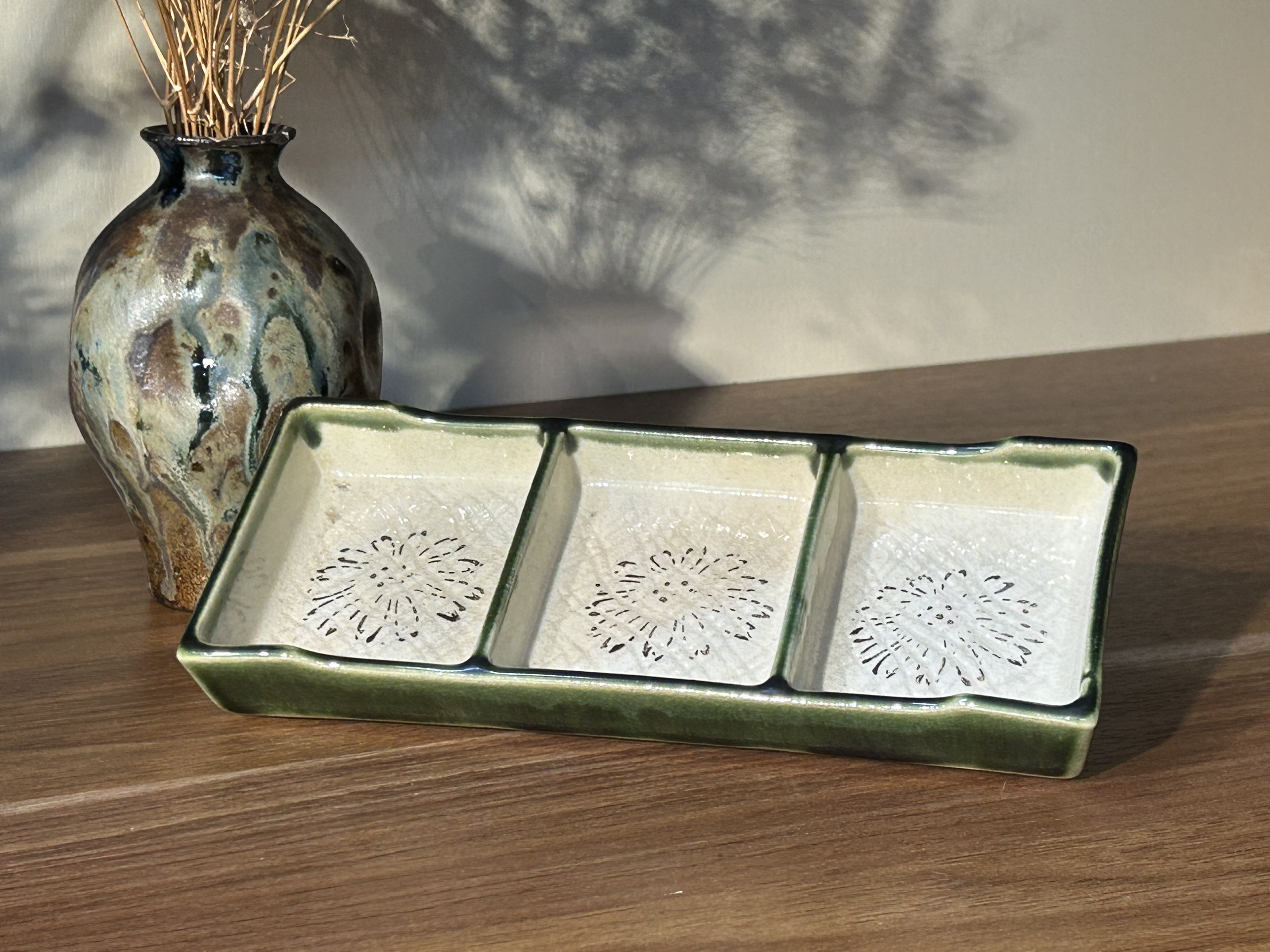 Khay chấm 3 ngăn viền xanh tráng men