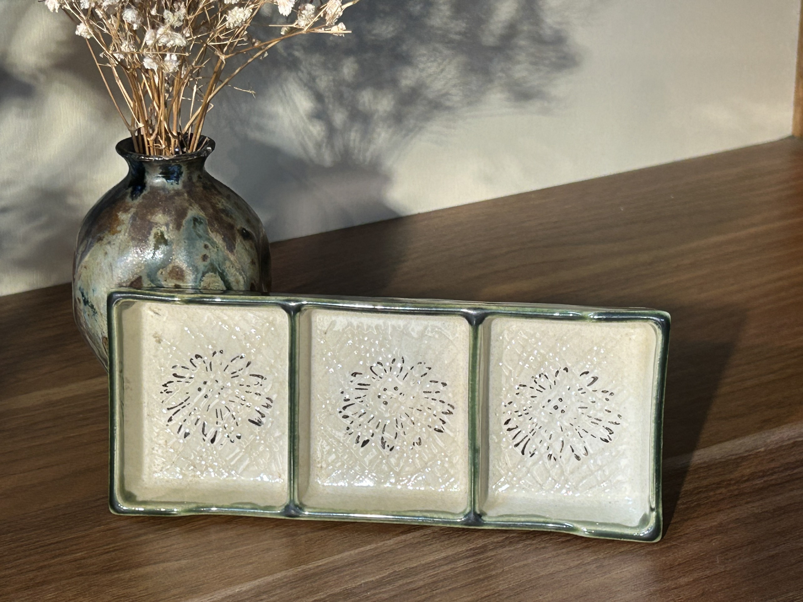 Khay chấm 3 ngăn viền xanh tráng men