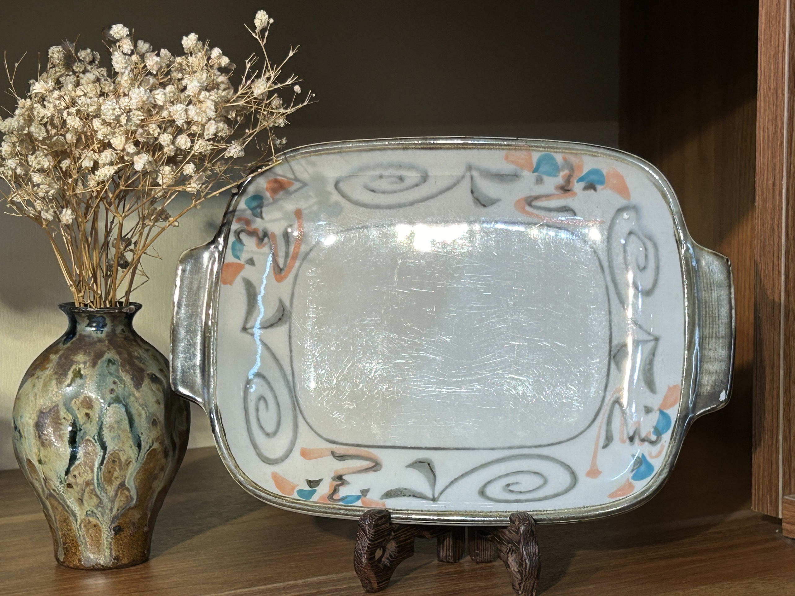 Khay có quai hoạ tiết cổ điển