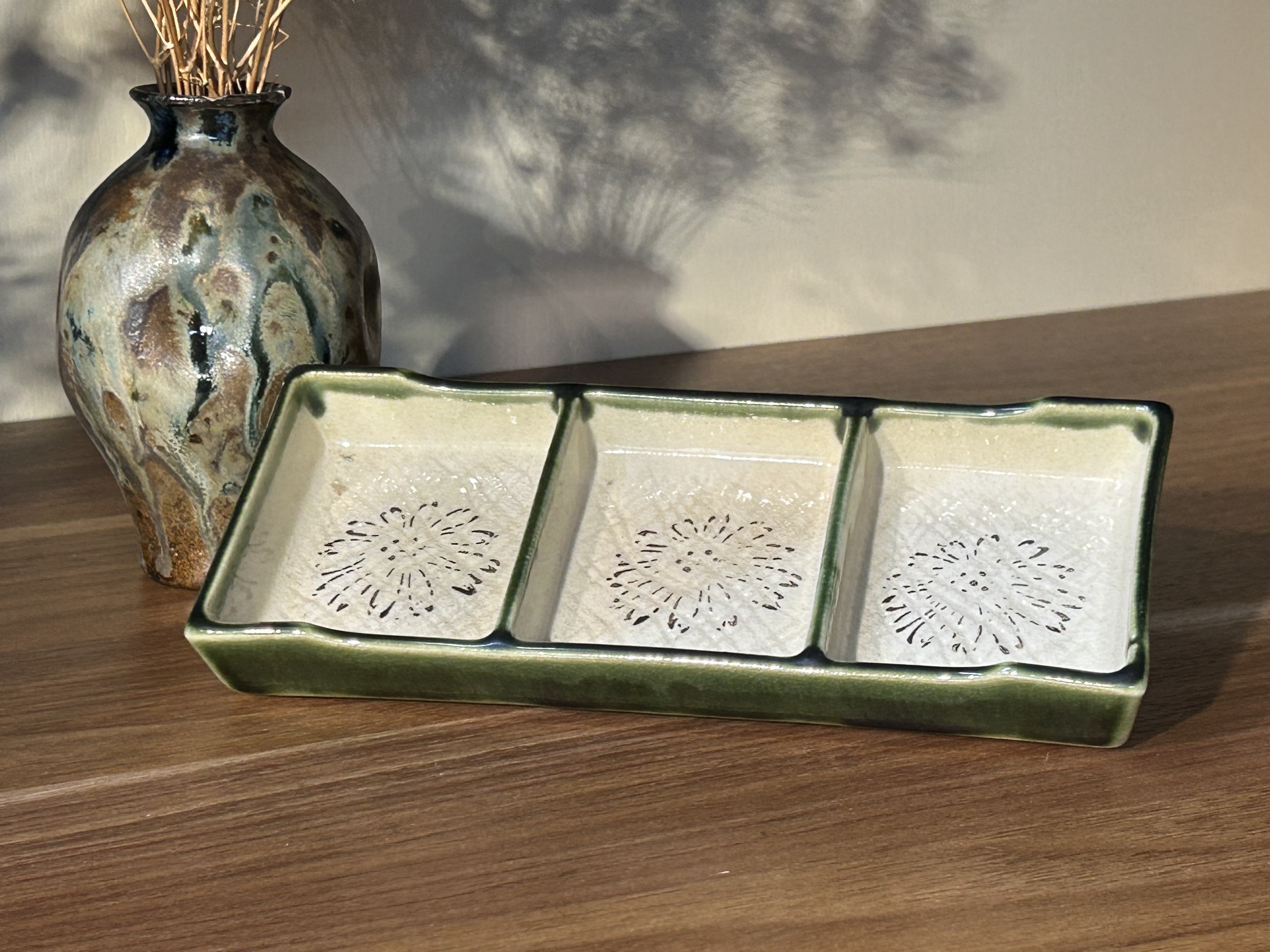 Khay chấm 3 ngăn viền xanh tráng men