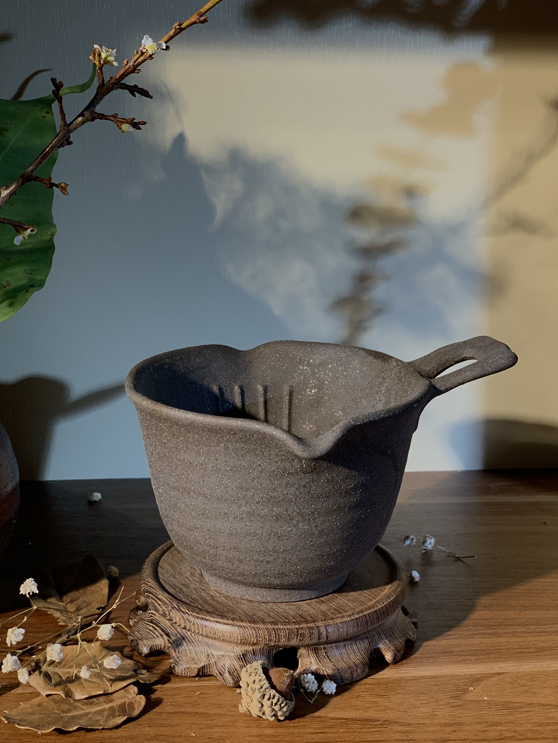 Quánh đất nung có miệng rót