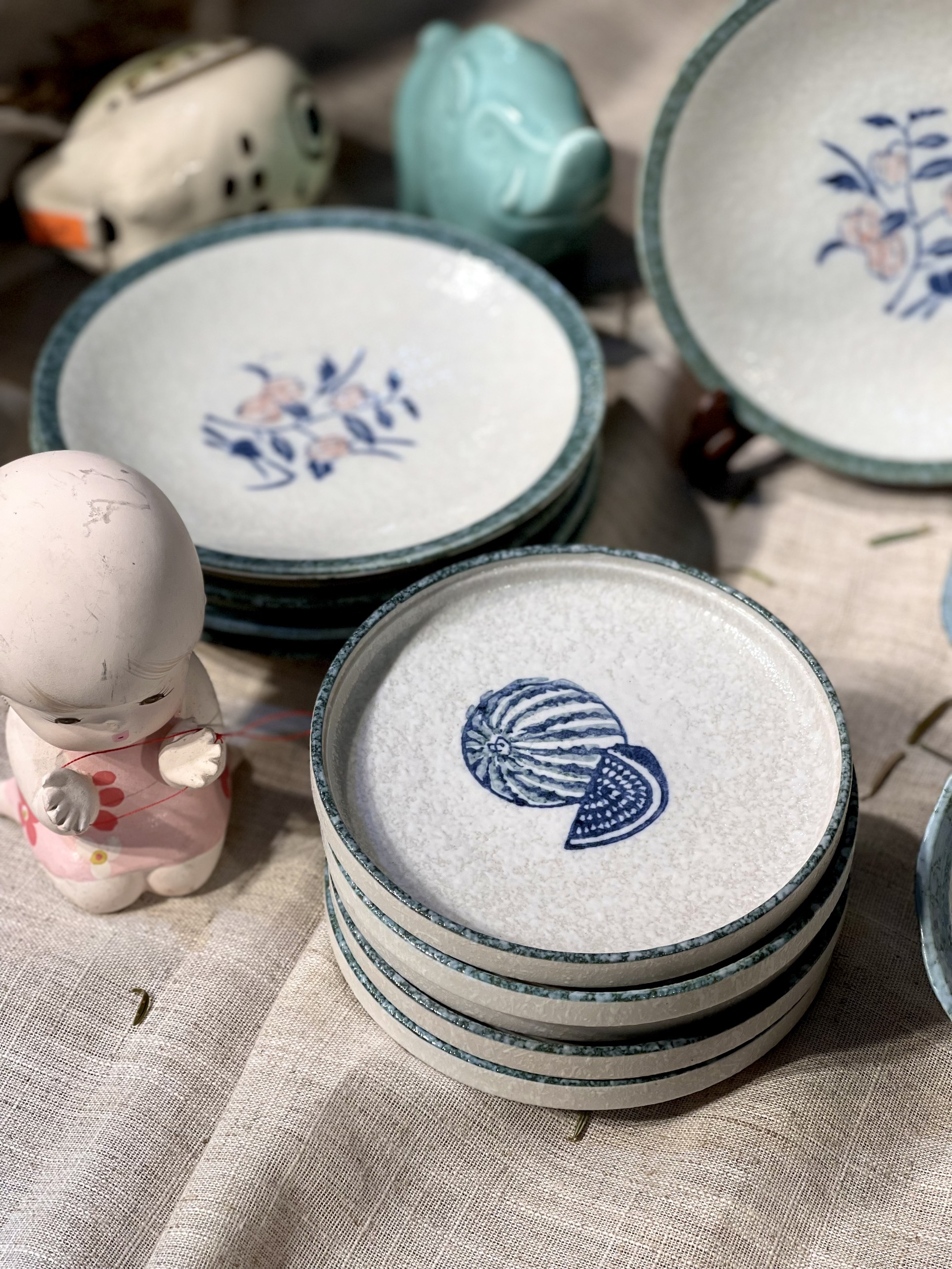 Bát men đá nông viền xanh mint