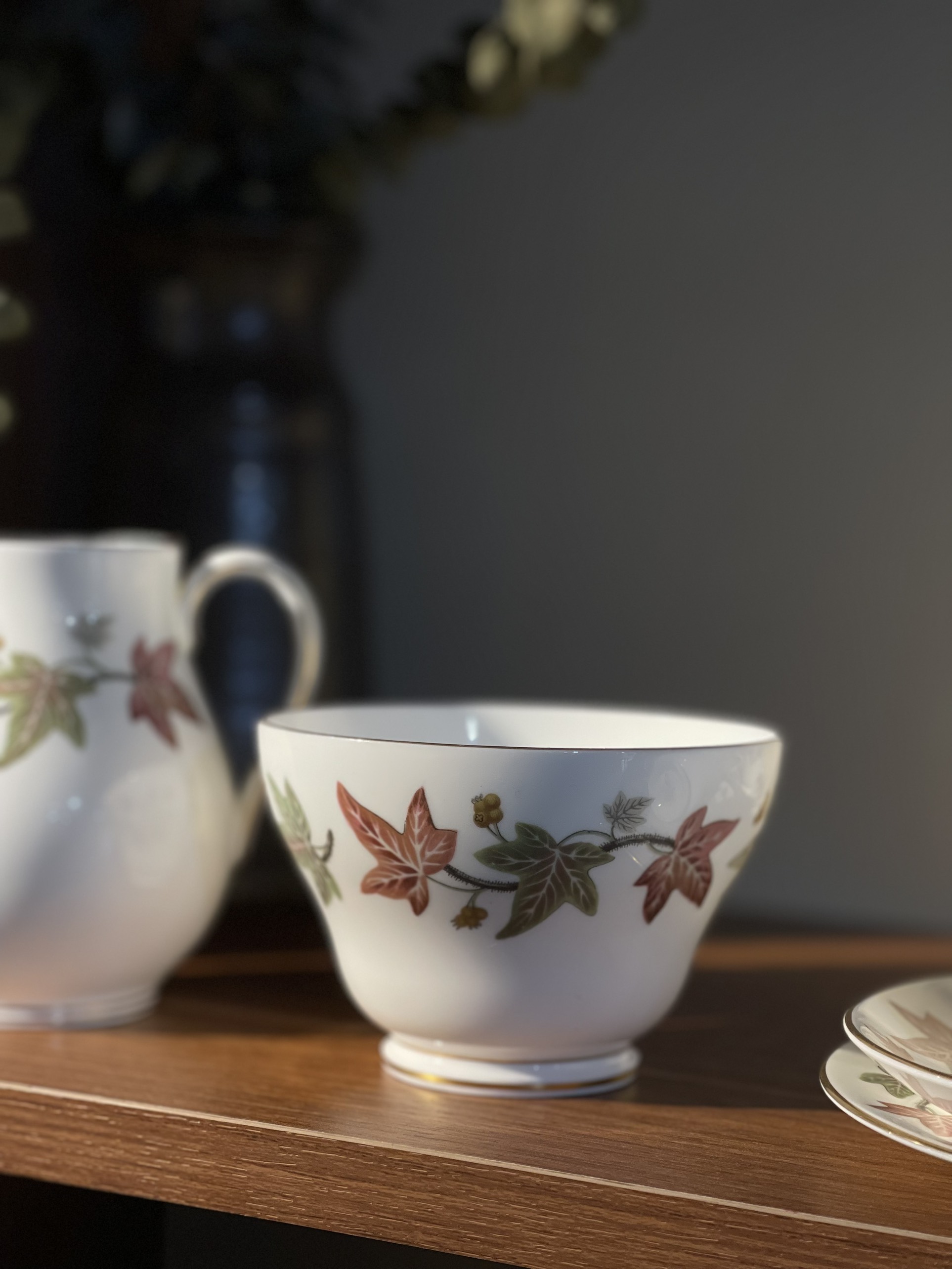 Set Trà chiều sứ xương cao cấp Anh Quốc Wedgwood- BST Ivy House - Hàng Sưu Tầm