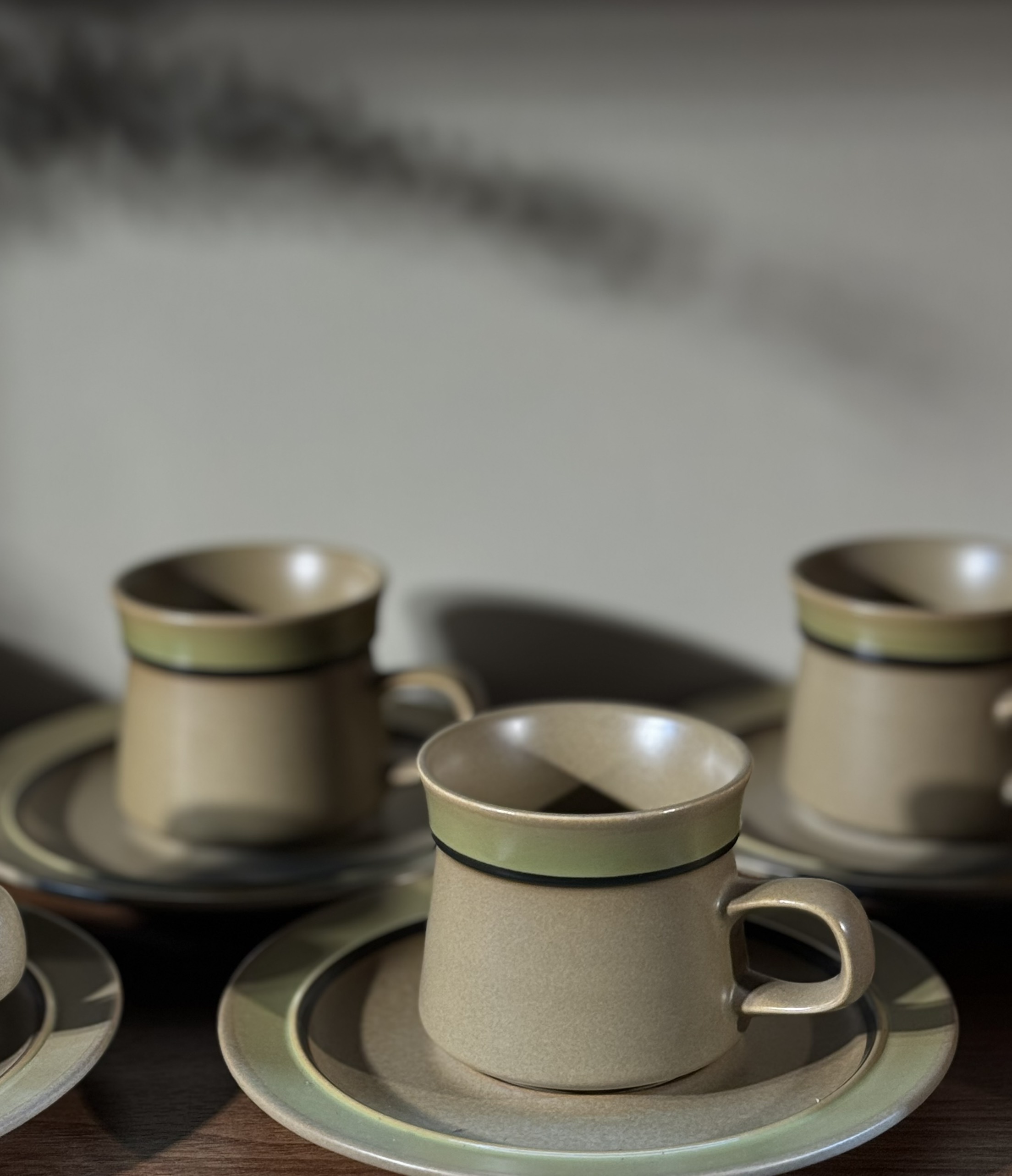 Set trà Nhật viền xanh bơ (kèm đĩa)