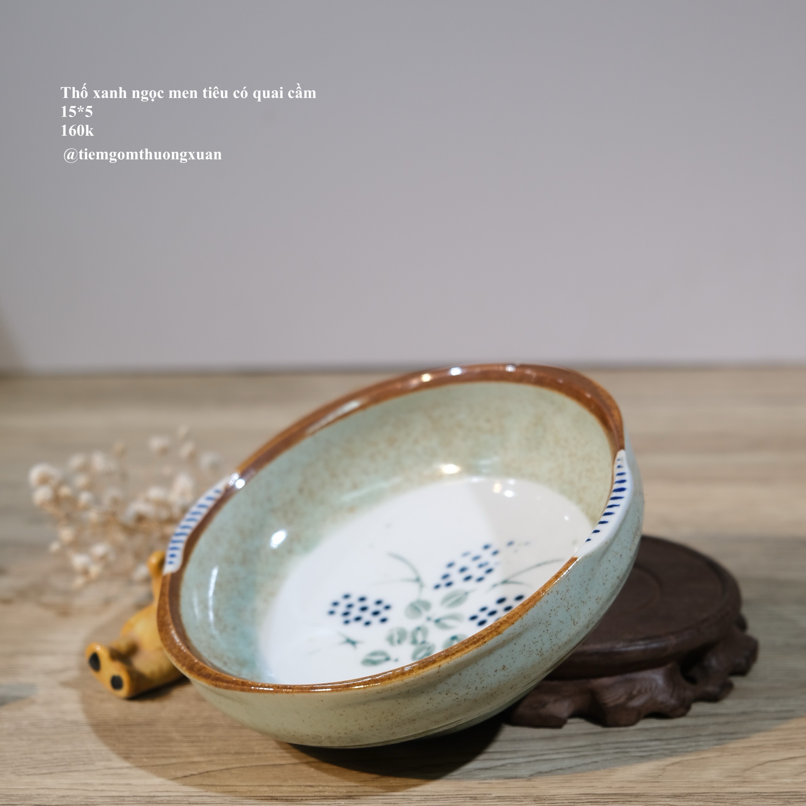 Thố xanh ngọc men tiêu có quai cầm