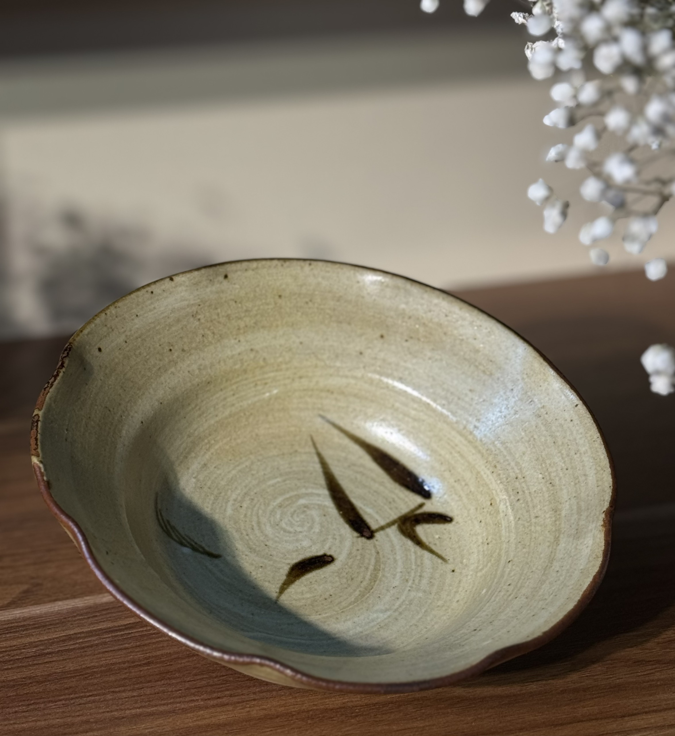 Tô mộc lòng lá trúc viền sóng nâu