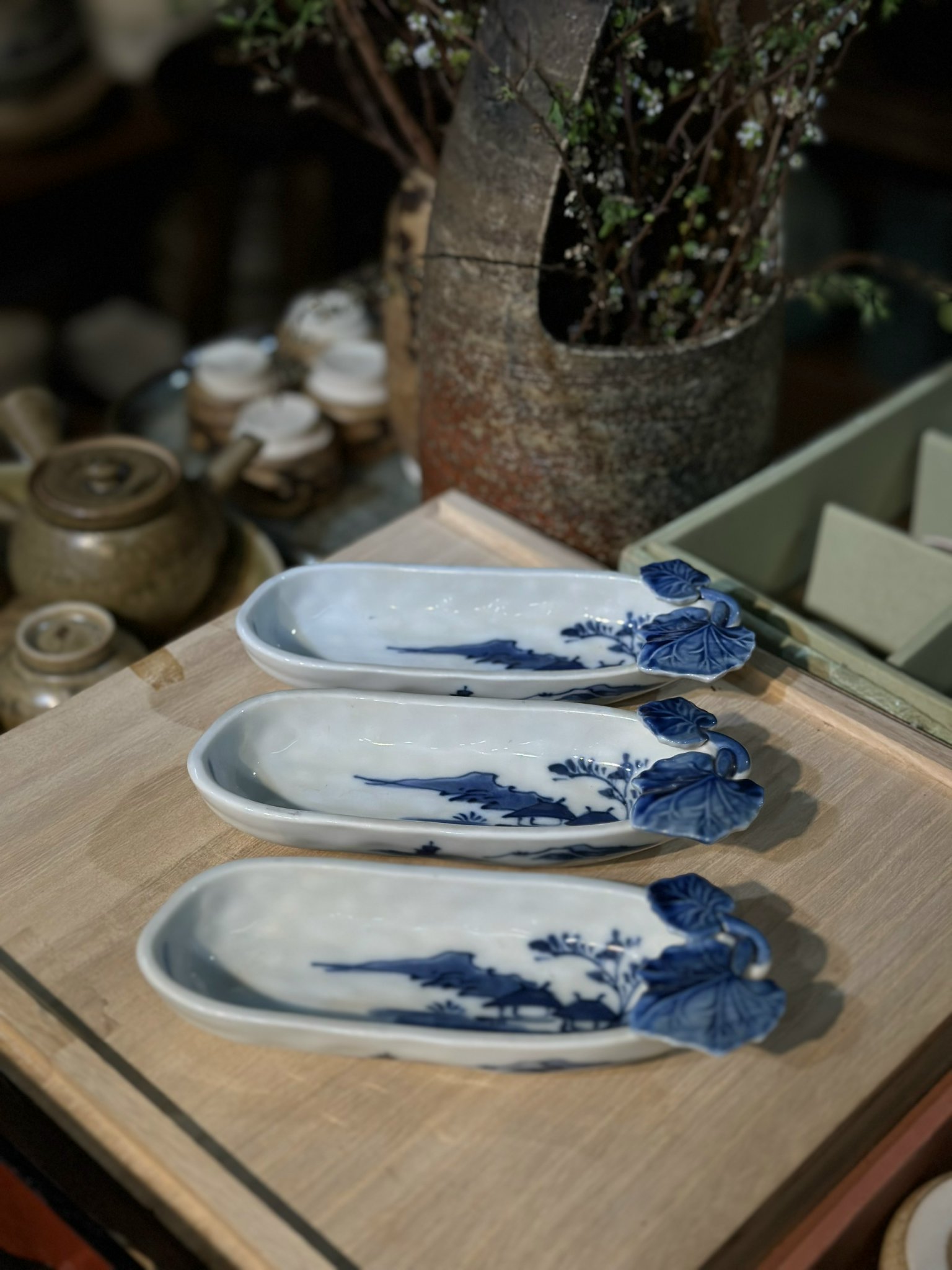 chén hình chiếc thuyền độc đáo