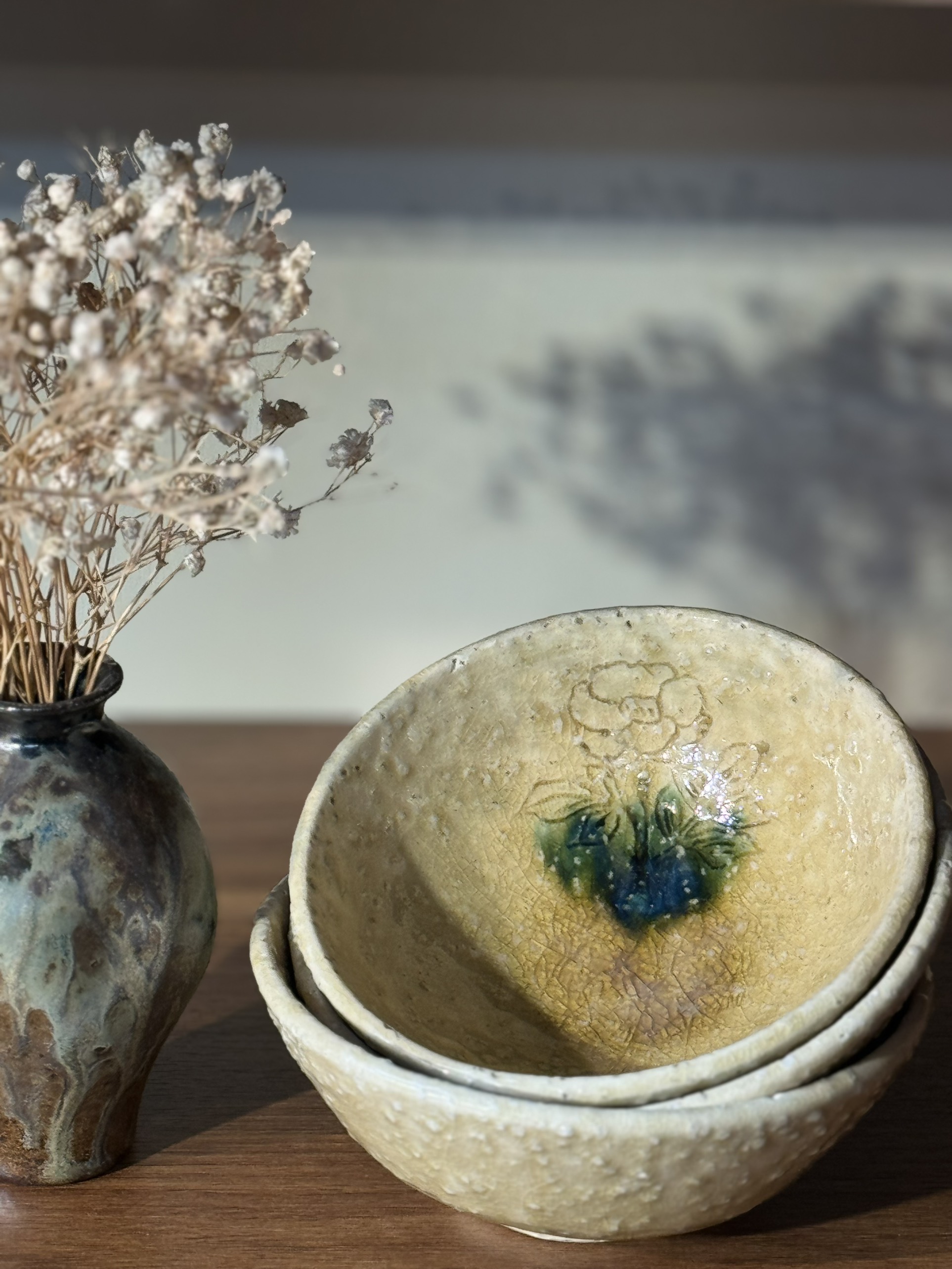Bát cơm - Chawan, bát đánh matcha men rêu khắc hoa