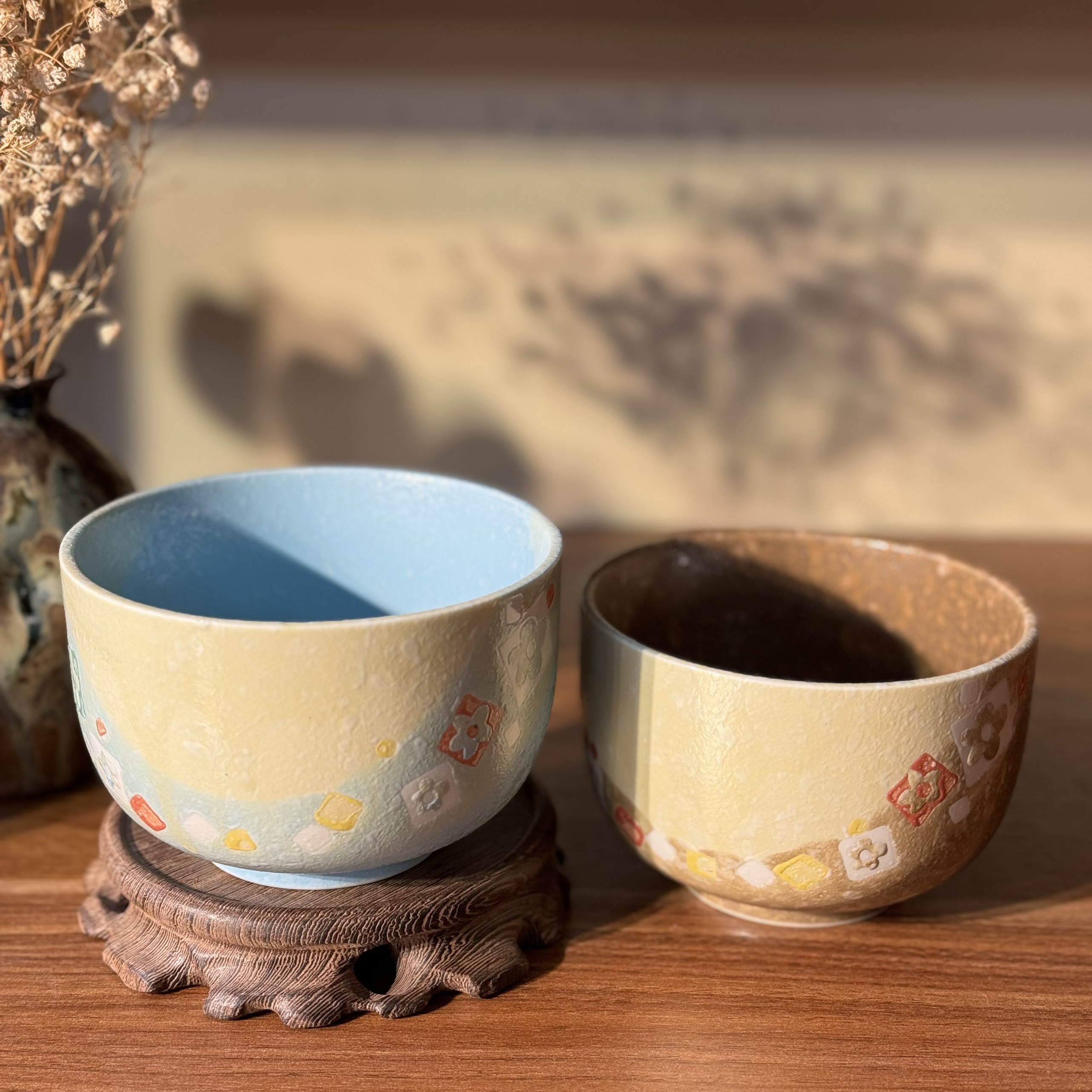 Bát mộc hoạ tiết nâu vàng