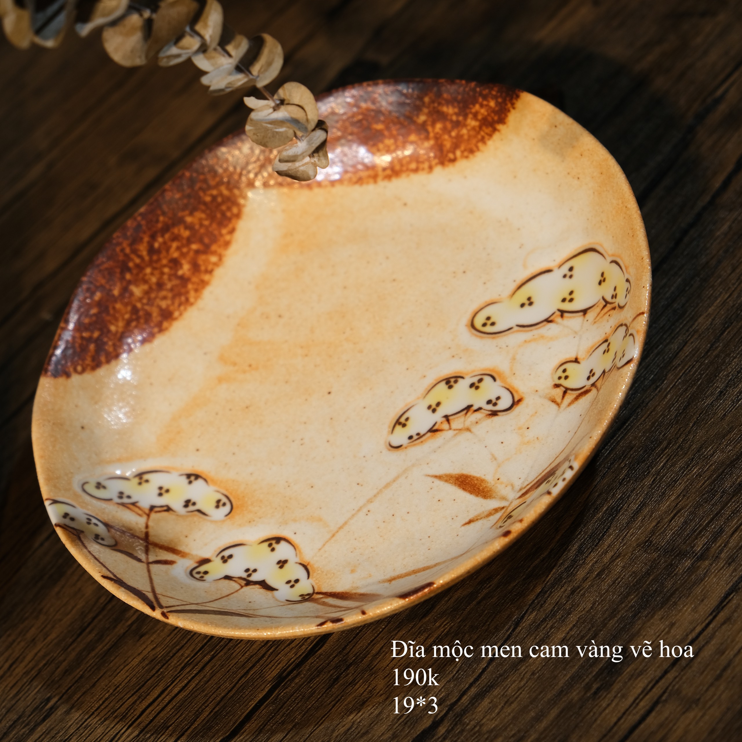 Đĩa mộc men cam vàng vẽ hoa