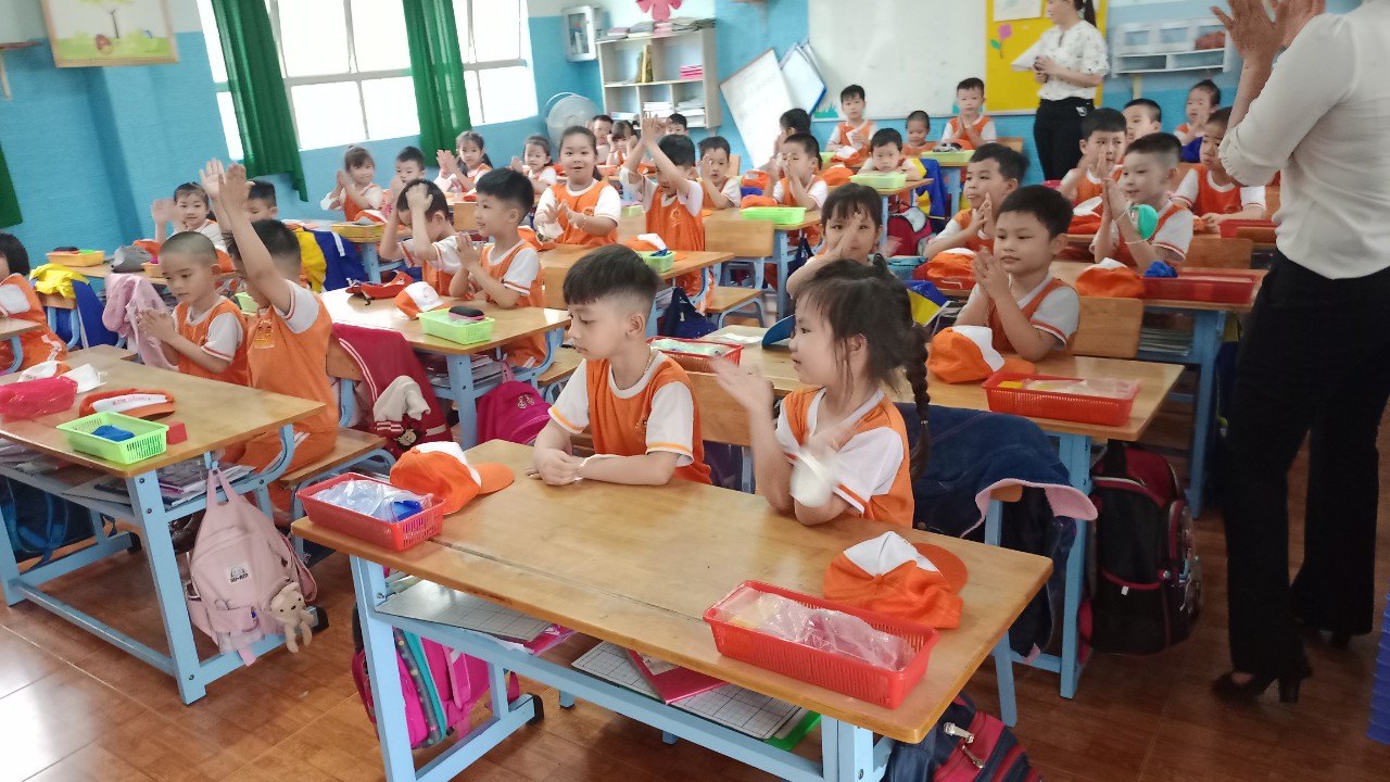 Bé vui học