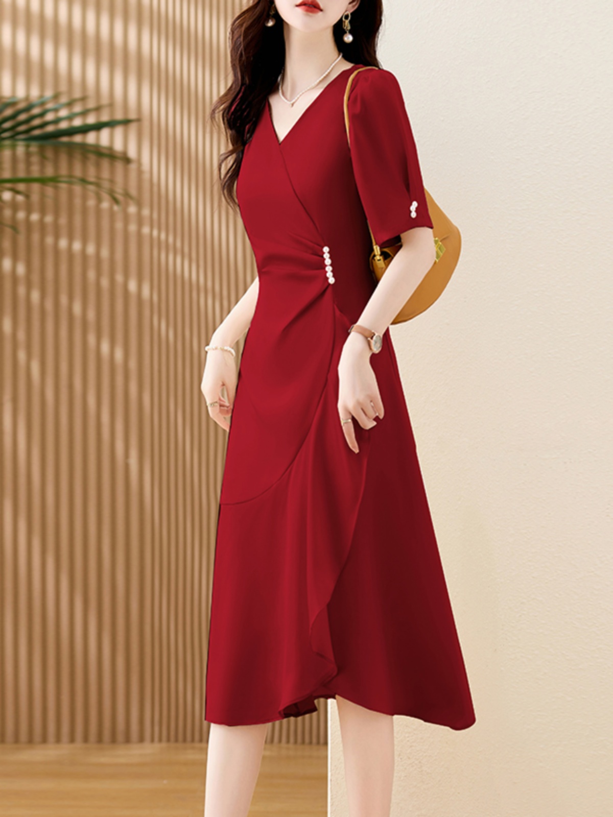 Mã B973: Đầm váy nữ cao cấp cổ chữ V ngắn tay dáng xòe đuôi cá thanh lịch