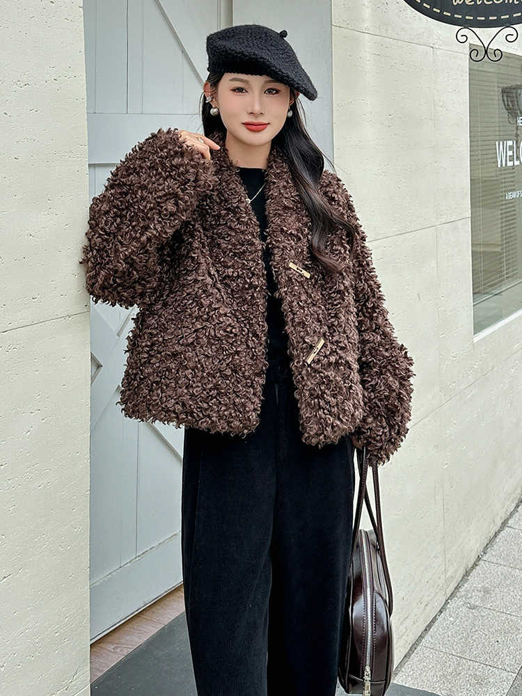OC206: Áo khoác lông cừu dành cho nữ
