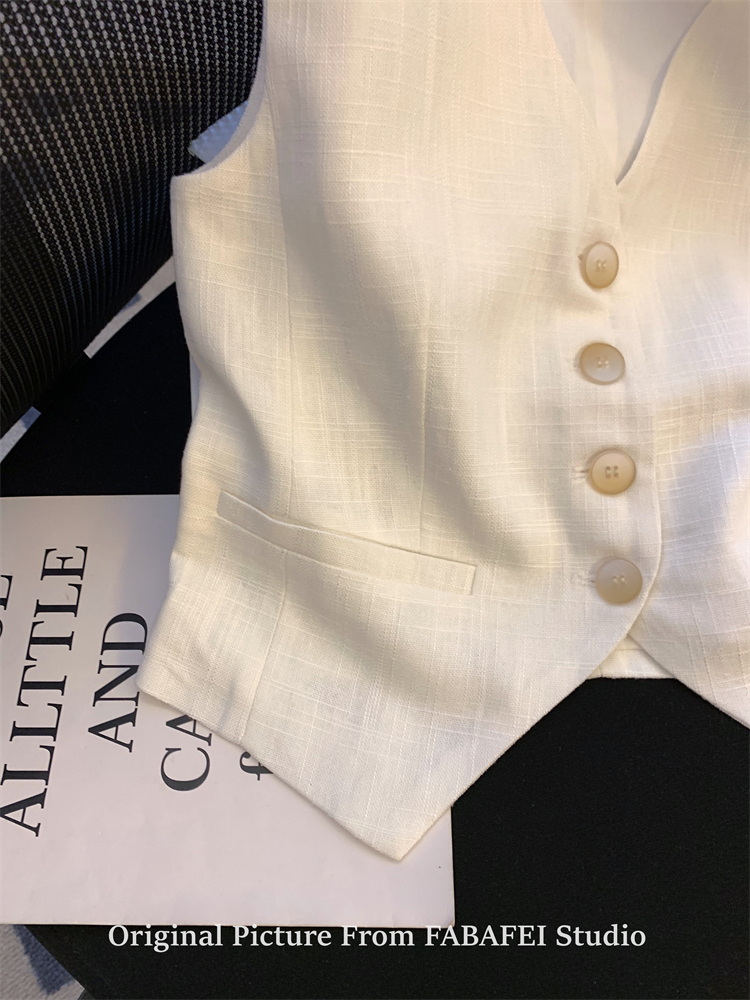 OD725: Áo vest cổ chữ v vải lanh màu trắng phong cách Old sơ mi nữ