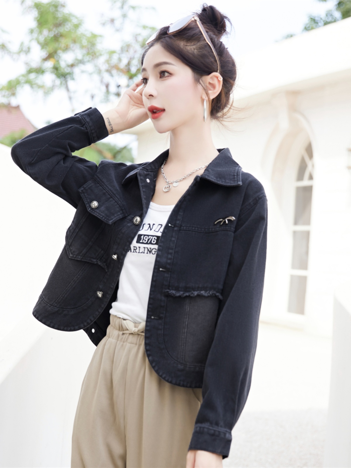 C190: Áo khoác denim nữ cao cấp màu đen phong cách Hồng Kông