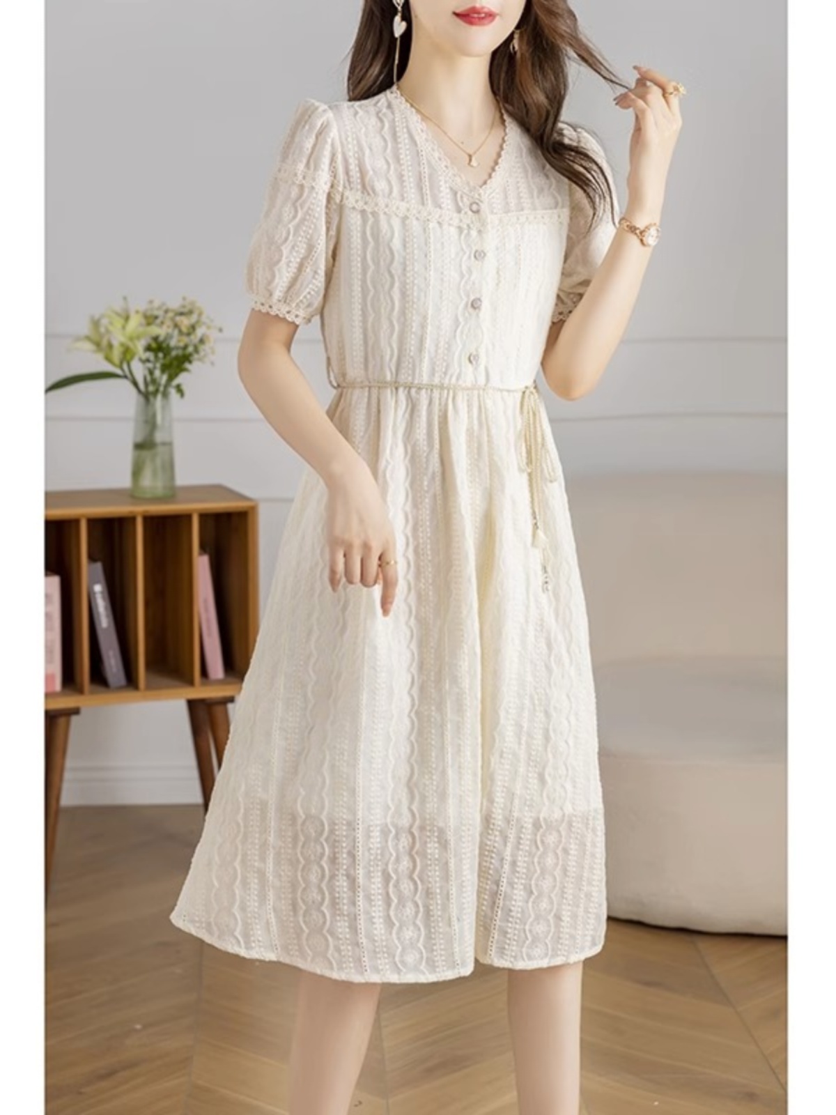 Mã B674: đầm váy mùa hè ngắn tay cao cấp