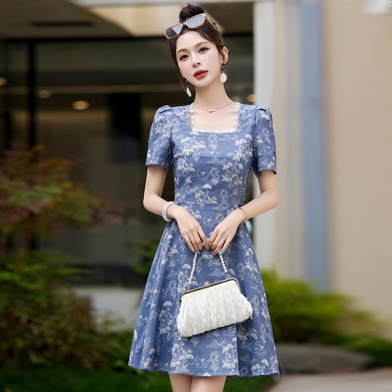 OD757: Váy denim cổ vuông kiểu Pháp