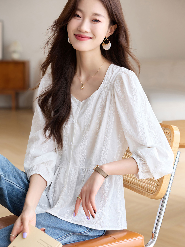 OE402: Áo sơ mi cotton thêu cổ vuông màu trắng cho nữ