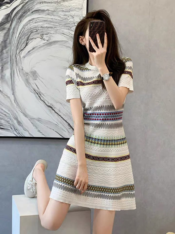 OD221: váy nữ trẻ trung thiết kế