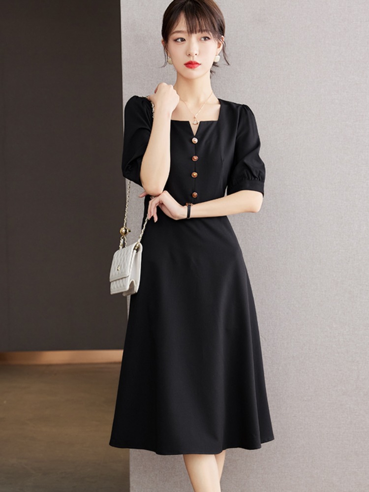 OD026: đầm nữ màu đen cổ vuông dáng dài cao cấp