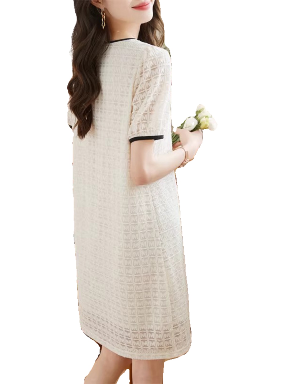 OD523: đầm suông trắng cao cấp ren