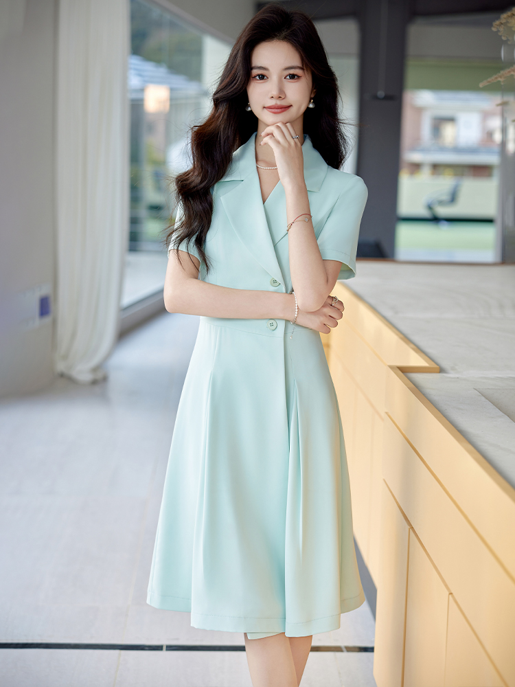 OD064: váy công sở cổ vest cao cấp xếp li