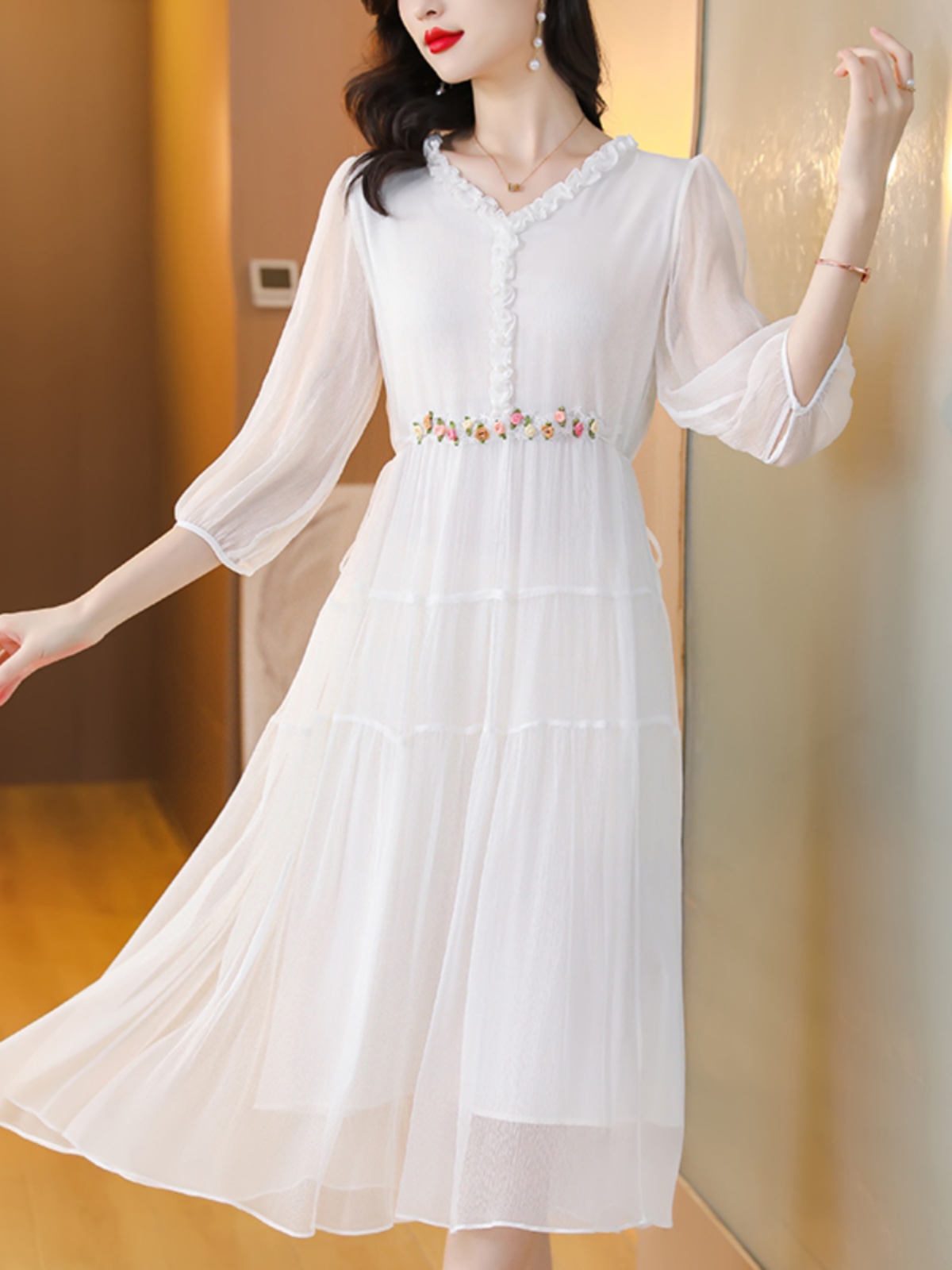 OD051: đầm trắng xòe trung niên cao cấp eo hoa