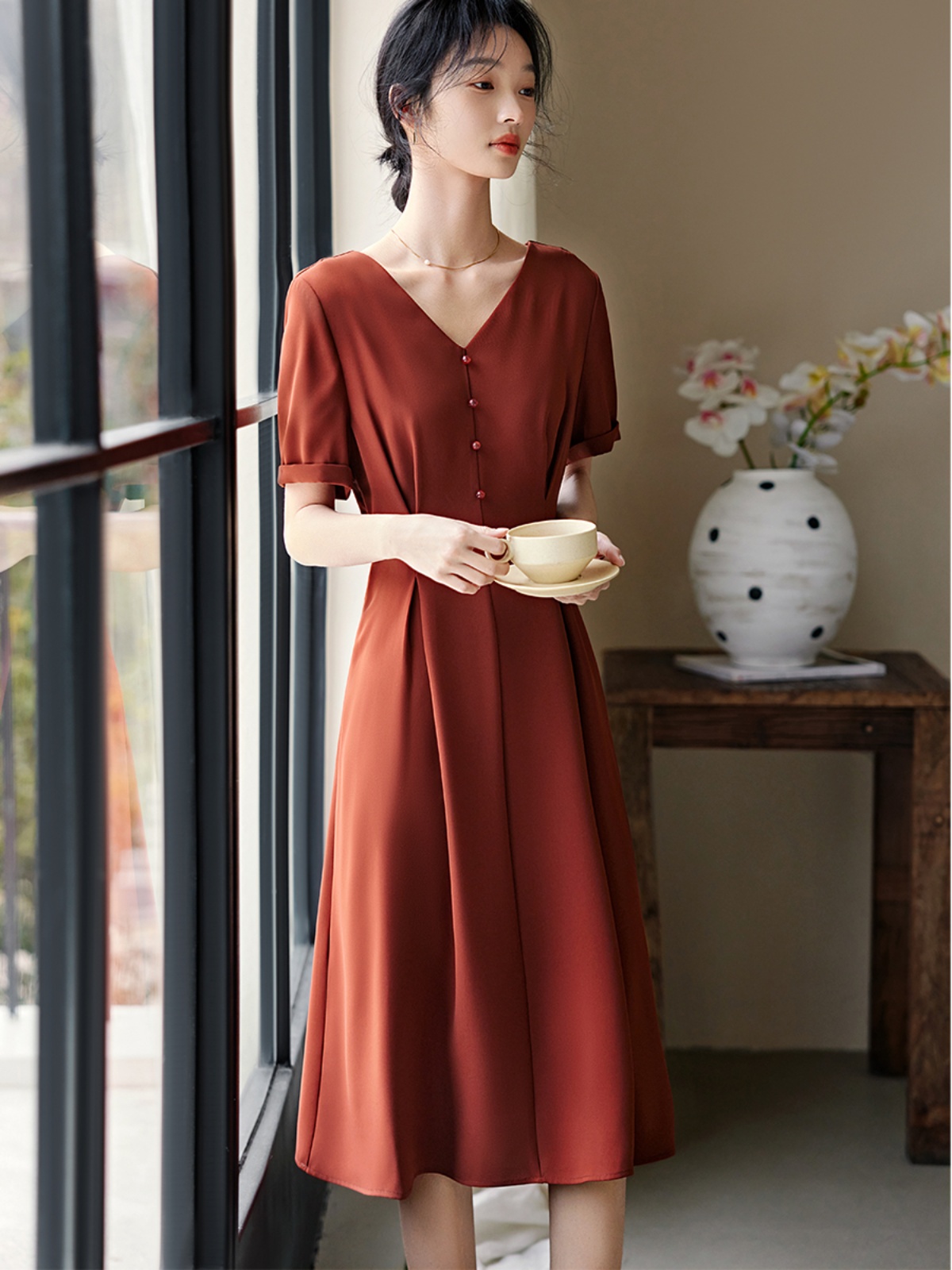 Mã B875: Đầm váy nữ ngắn tay cổ chữ V sang trọng thanh lịch cao cấp