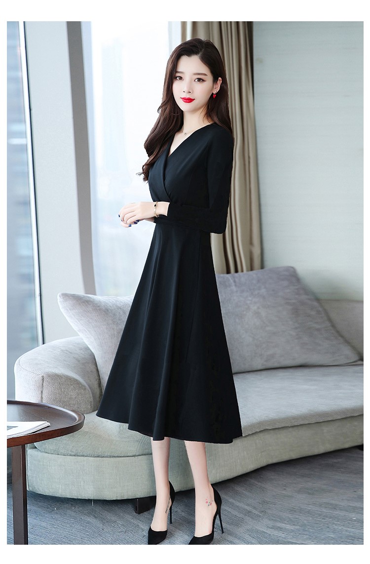 OD661: Đầm Nữ Xuân Thuváy dài qua gối Cổ Chữ V Màu Đen Thời Trang Cao Cấp