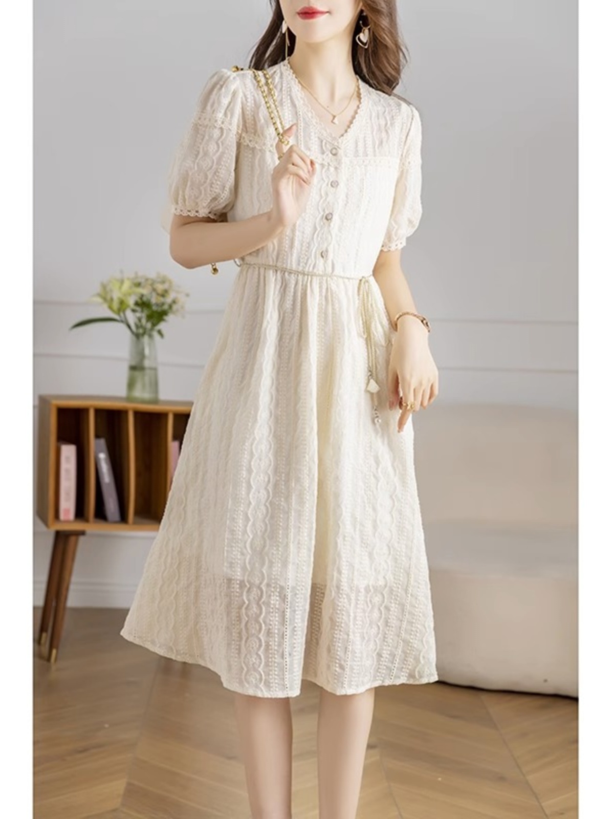 Mã B674: đầm váy mùa hè ngắn tay cao cấp