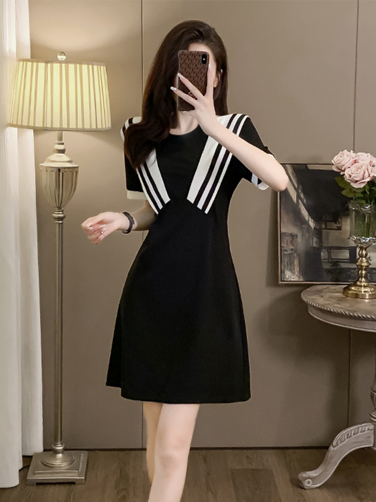 OD623: váy đen nhỏ thời trang thiết kế