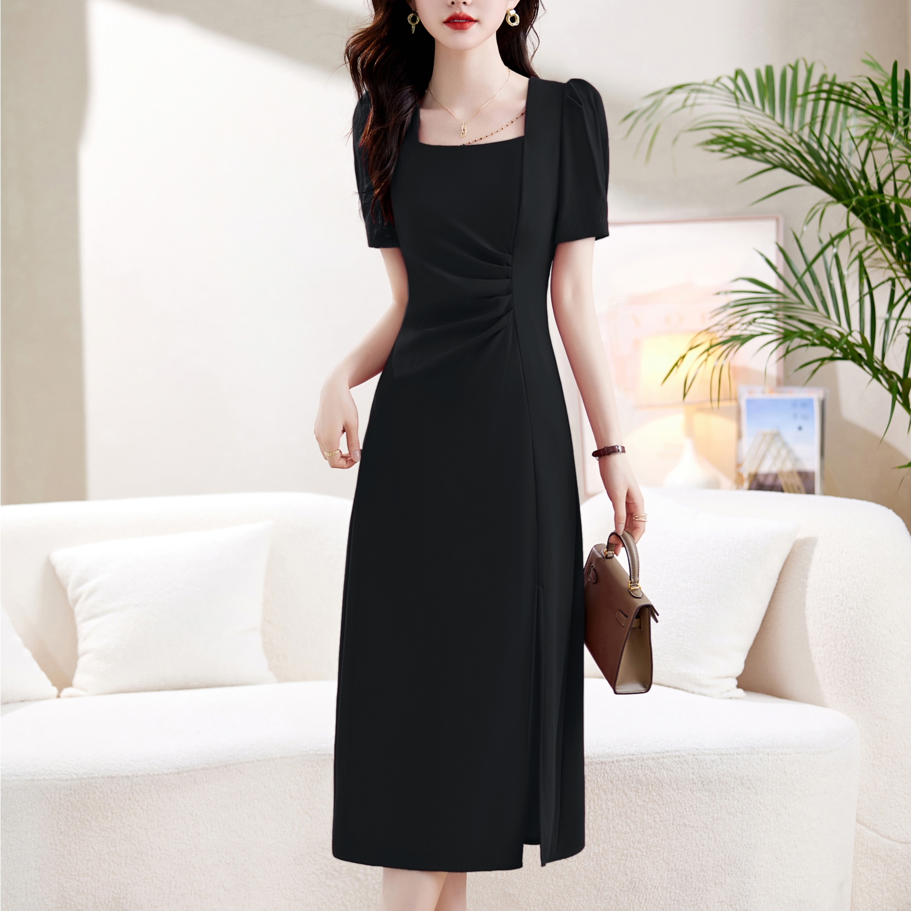 OD617: Đầm dài cổ vuông màu đen đỏ cao cấp