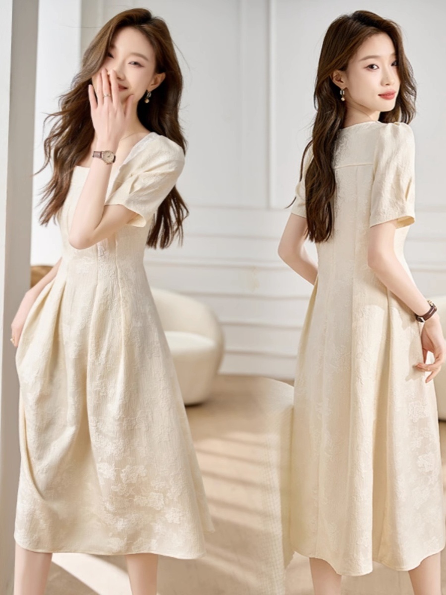 OD566: Đầm hoa trung niên cổ vuông cao cấp thanh lịch