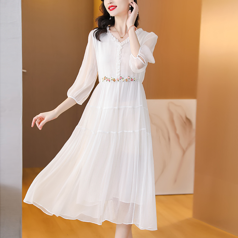 OD051: đầm trắng xòe trung niên cao cấp eo hoa