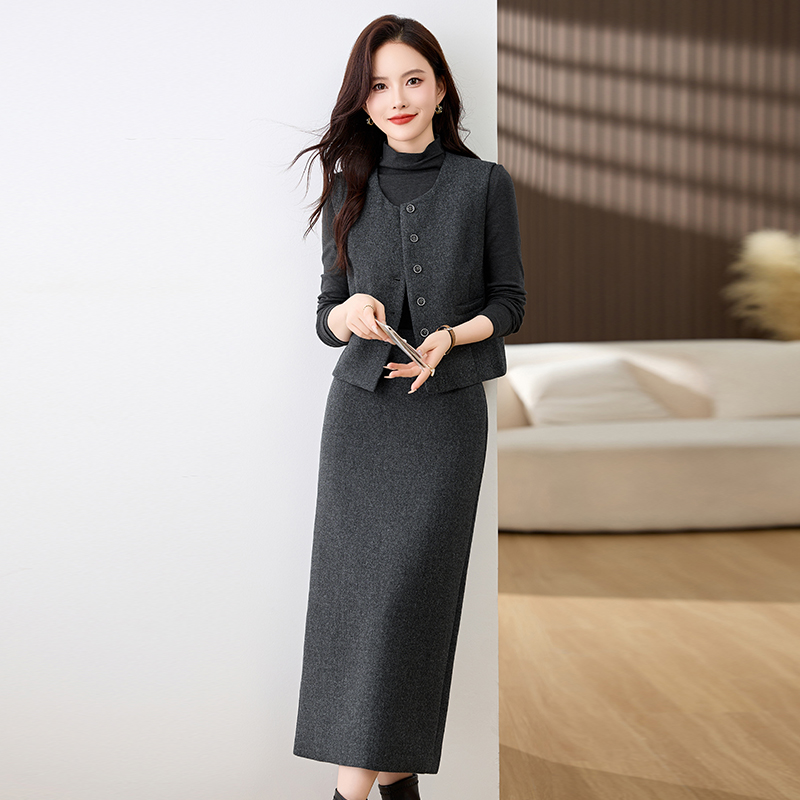 OE922: set áo khoác và váy nữ