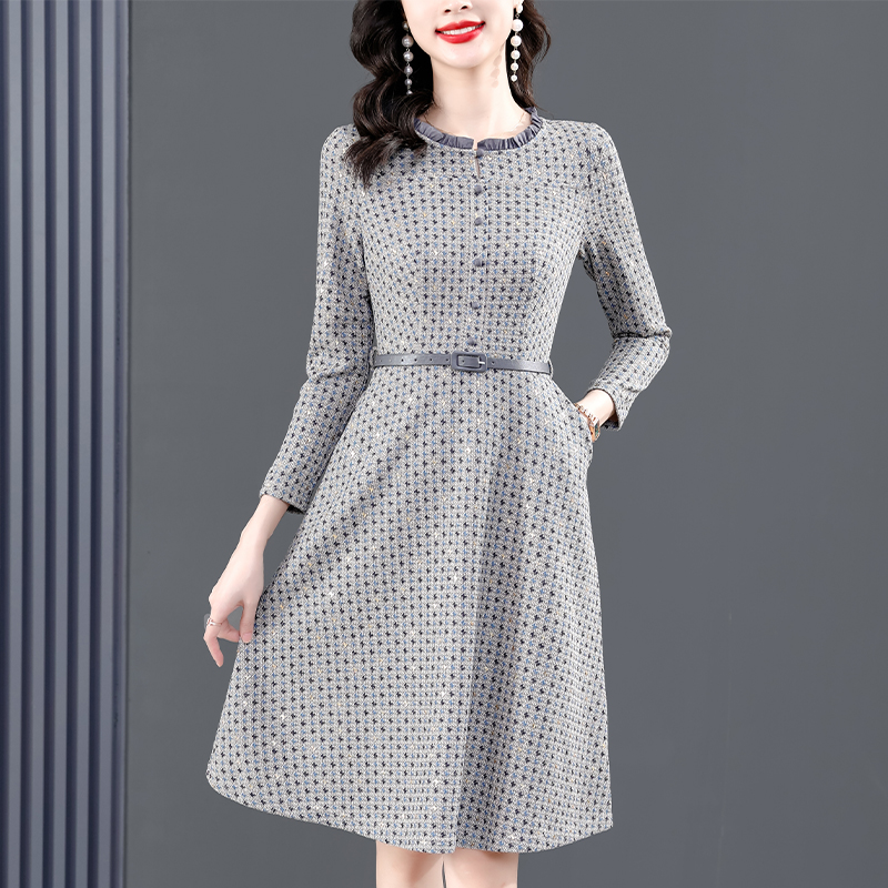 Mã B912: đầm nữ trung niên sang trọng quý phái