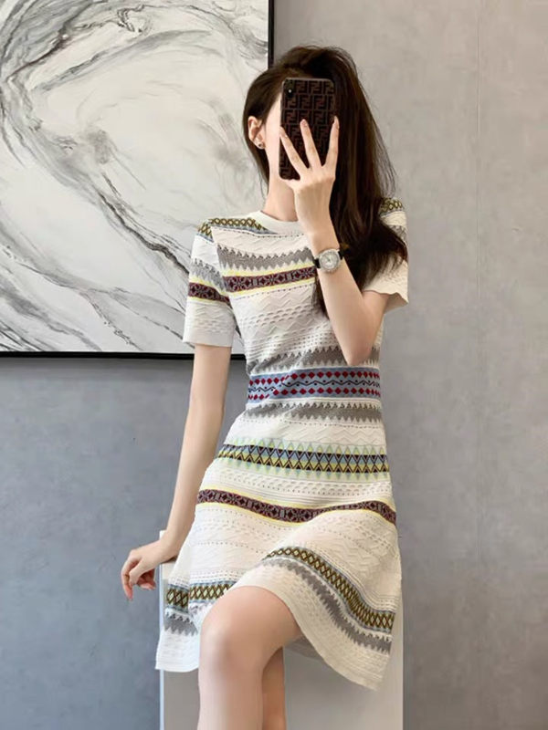 OD221: váy nữ trẻ trung thiết kế