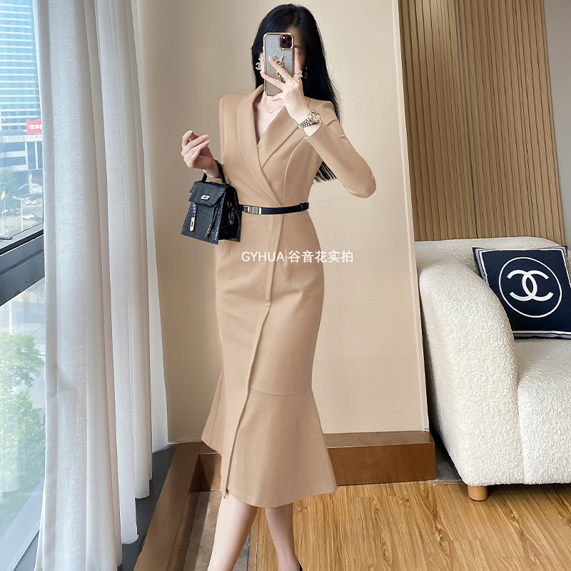 OE887: Váy dài đuôi cá thời trang công sở cao cấp