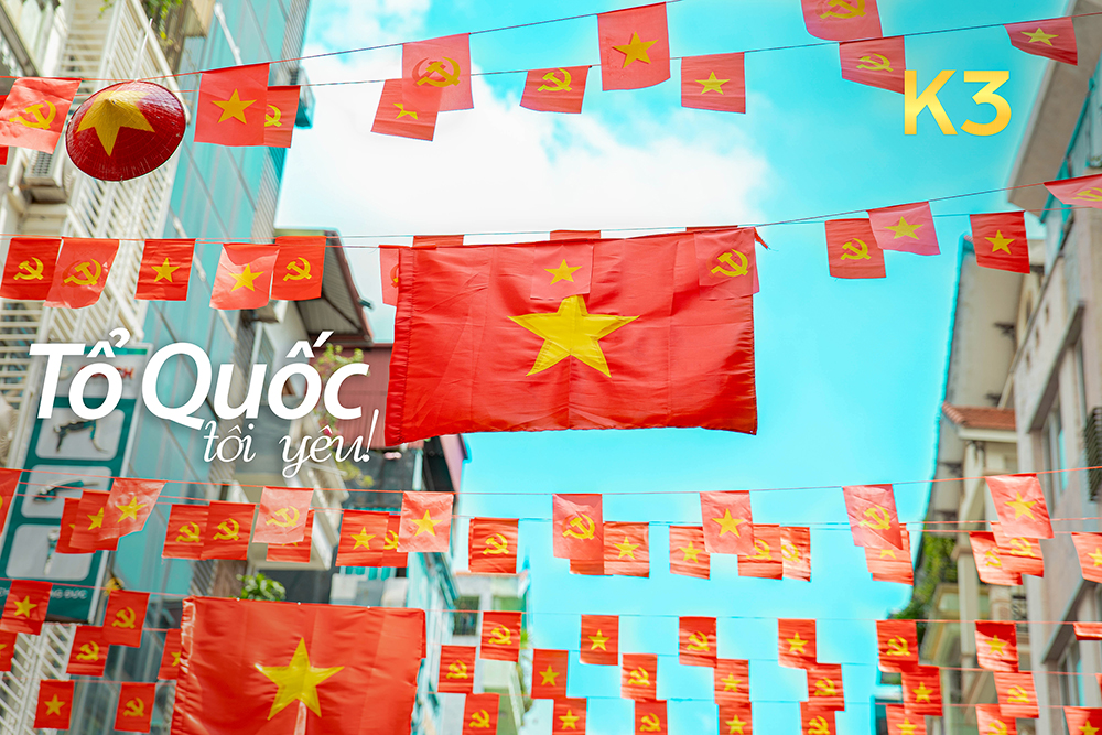 Người dân đổ xô ra thủ đô hà nội để check-in đường phố rợp cờ dịp 2/9