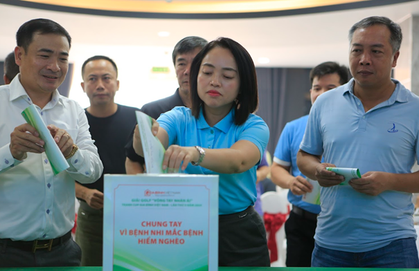vien-nhai-k3-gop-thanh-cong-giai-golf-2