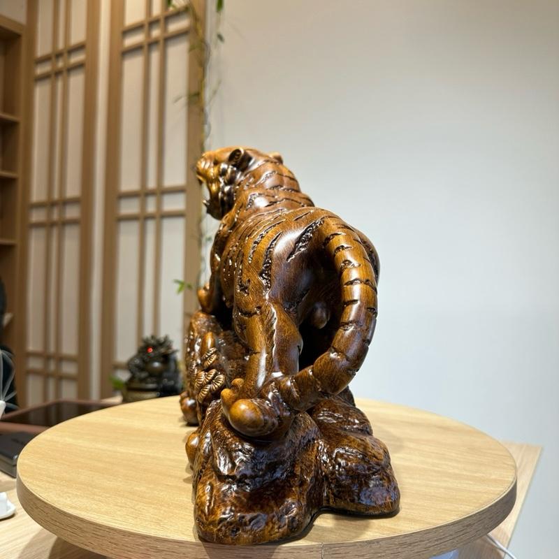 Tượng Hổ Phong Thủy Sơn Giả Gỗ 37x13x27cm – Trấn Trạch, Chiêu Tài, Hổ Gầm Sơn Hà