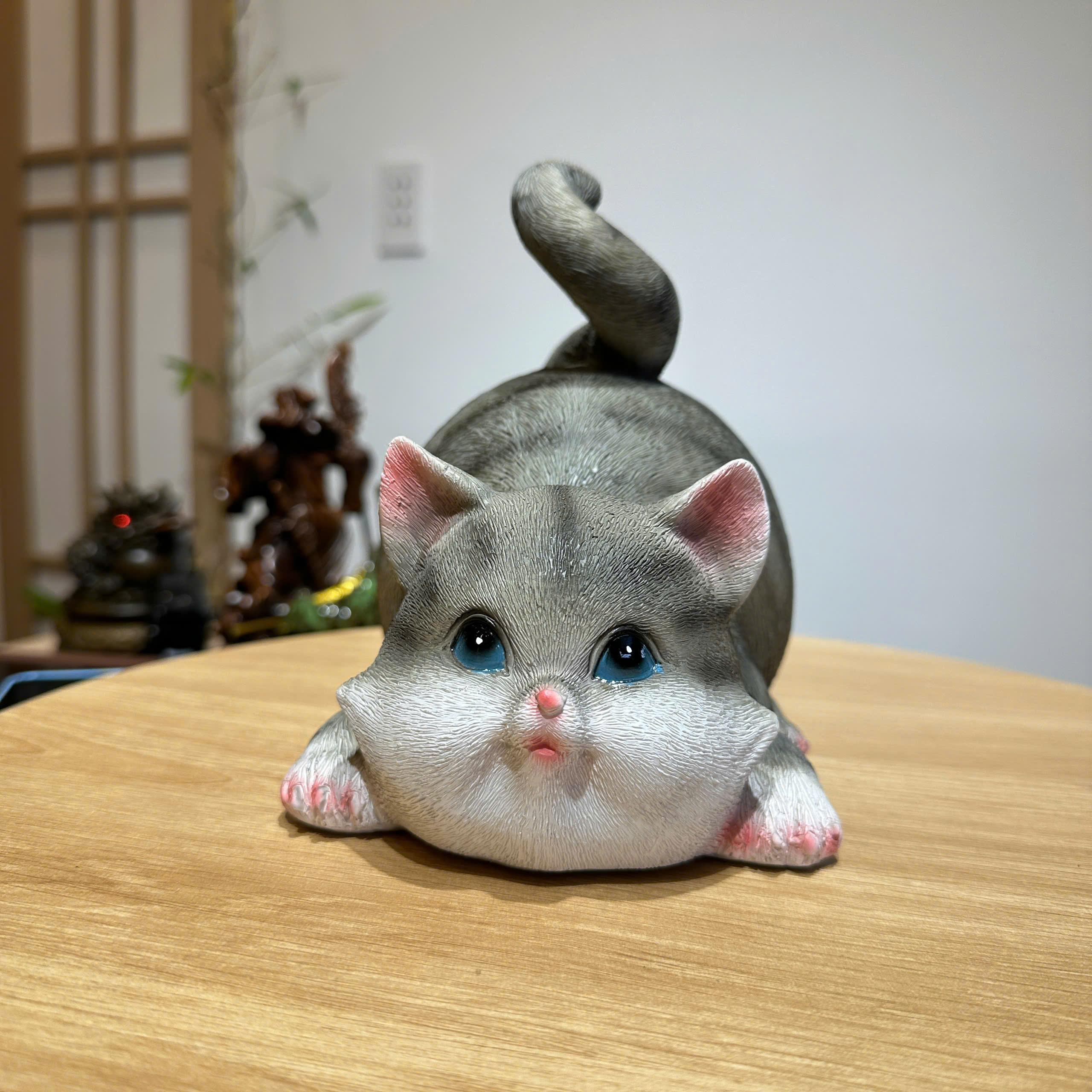 Tượng con mèo vàng mèo xám bột đá đúc trang trí, quà tặng tuổi mão decor tân gia khai trương sinh nhật