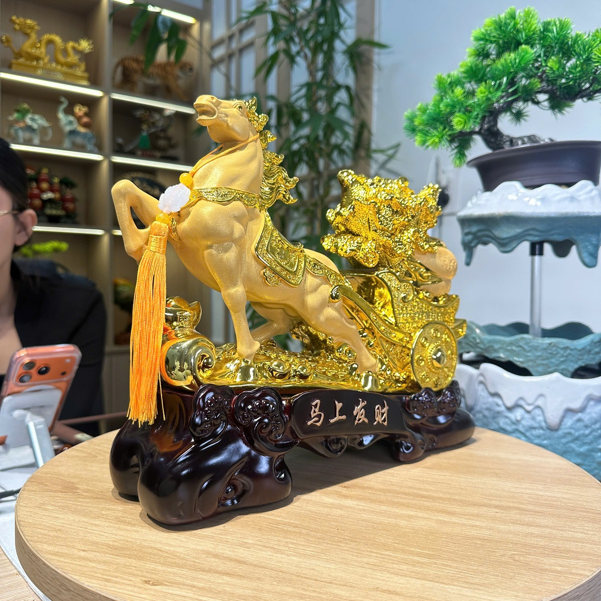 Tượng Ngựa Kéo Xe Bắp Cải 32x10x27cm Châu Báu Kim Sa Cát Vàng – Mã Thượng Phát Tài , Quà Tặng Tuổi Ngọ