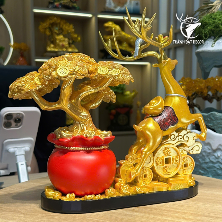 Tượng Hươu Kéo Túi Tài Lộc 29x11x26cm – Trang Trí Sang Trọng, Biểu Tượng May Mắn Và Thành Công
