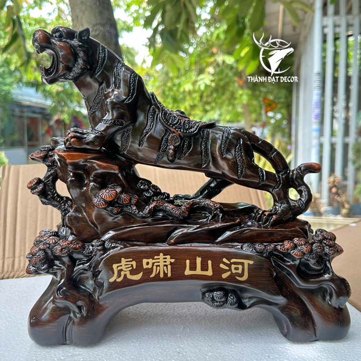 Tượng Hổ Phong Thủy Sơn Giả Gỗ 33x16x32cm – Trấn Trạch, Chiêu Tài, Hổ Gầm Sơn Hà